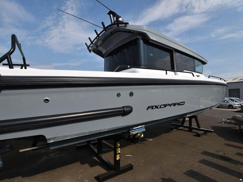 Axopar 37XC Cross Cabin