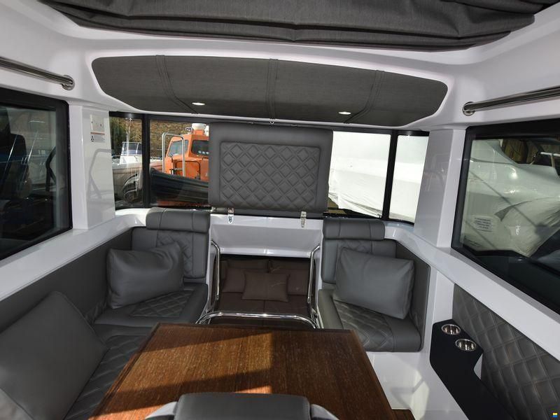 Axopar 37XC Cross Cabin