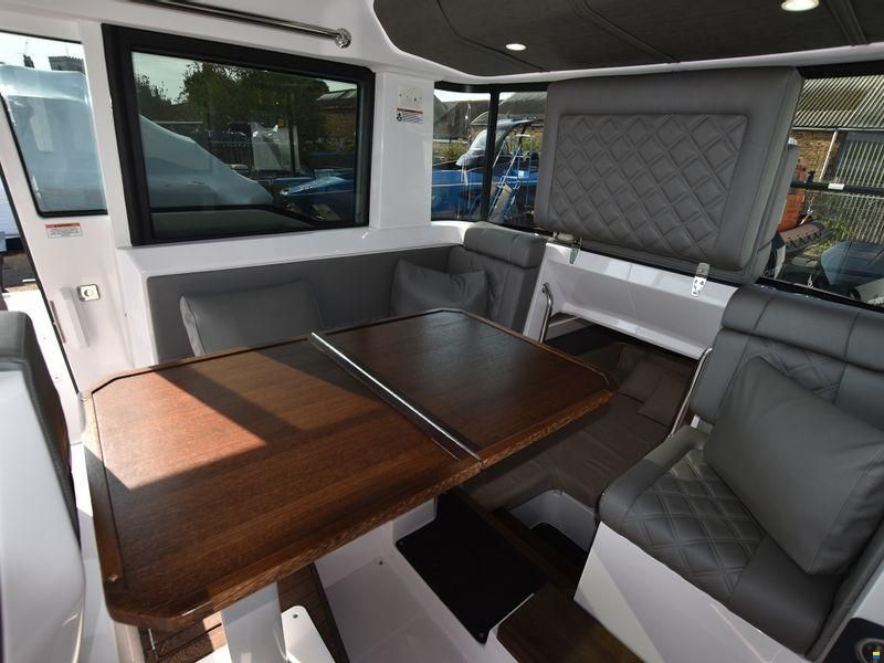 Axopar 37XC Cross Cabin