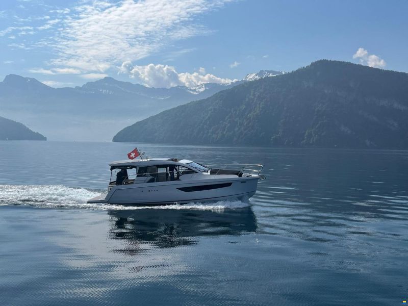 Sealine C330