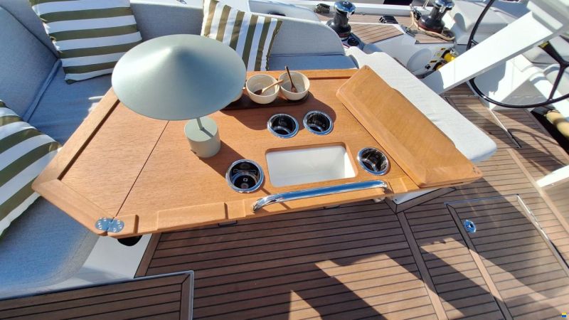 Beneteau OCEANIS 52