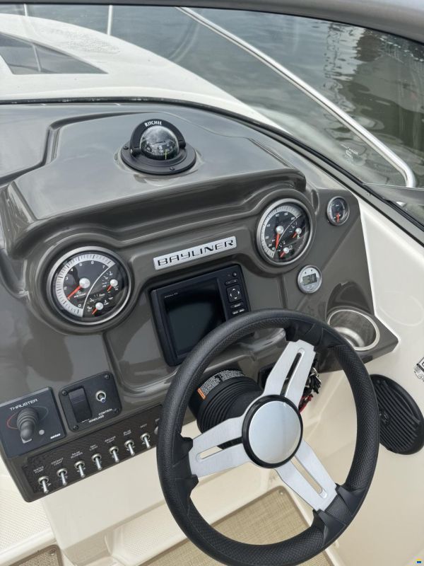 Bayliner 742 Cuddy