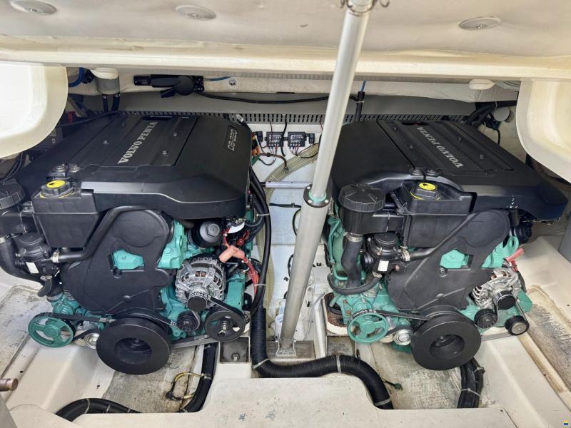 Azimut Atlantis 34
