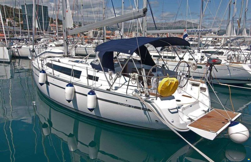 Bavaria 37 CRUISER