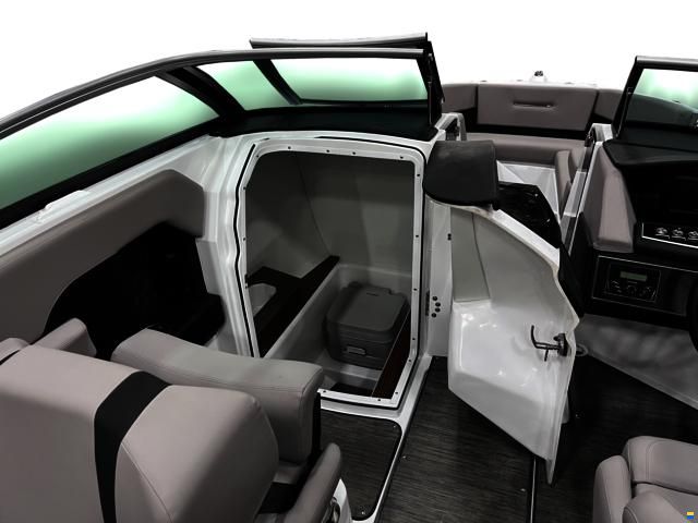 Four Winns H6 FWD Surf Edition
