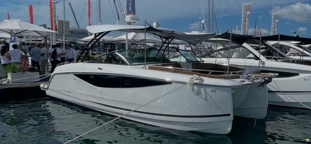 Jeanneau TH 33 Power Katamaran