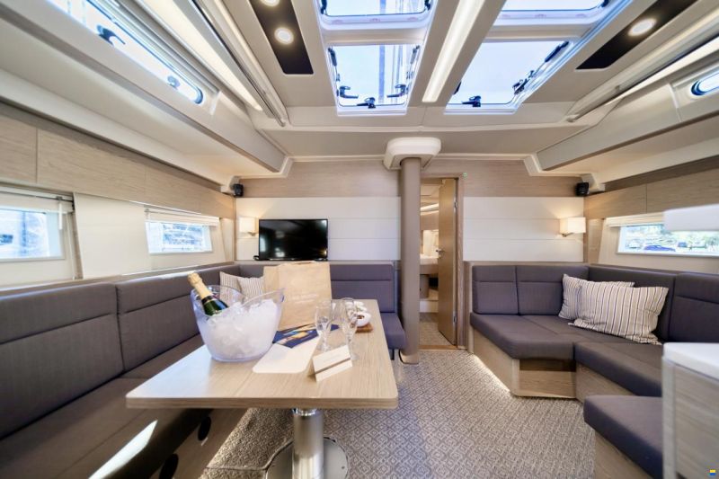Hanse 588