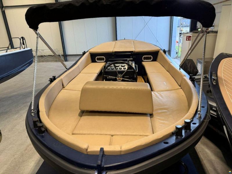 Damsko 750 Cabin