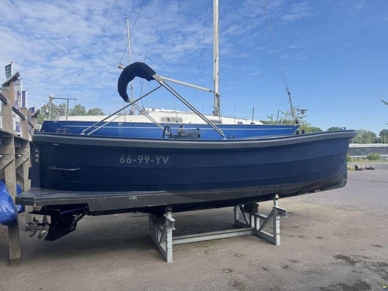 Damsko 750 Cabin