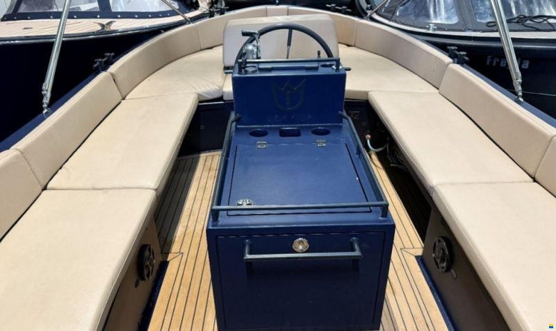 Damsko 750 Cabin
