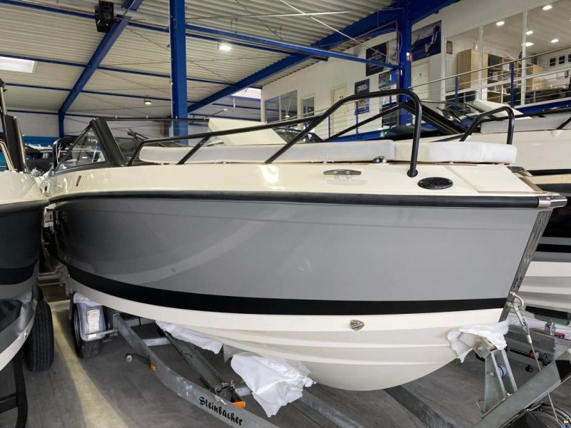 Quicksilver ACTIV 675 CRUISER