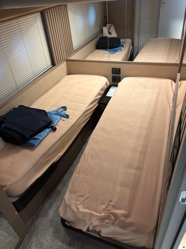 Absolute Navetta 52