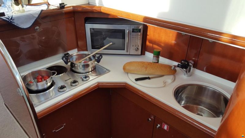 Jeanneau Prestige 36 Fly