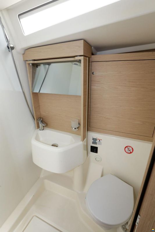 Beneteau Oceanis 51.1