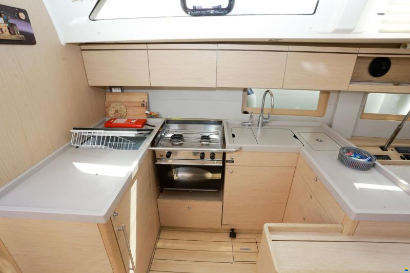Beneteau Oceanis 51.1