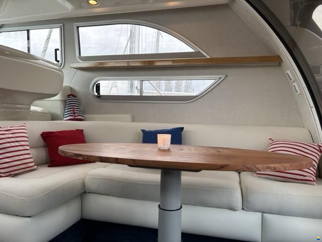 Sealine 330 Statesman