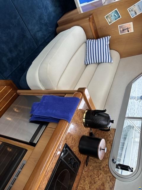 Sealine 330 Statesman