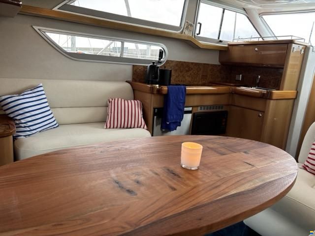 Sealine 330 Statesman