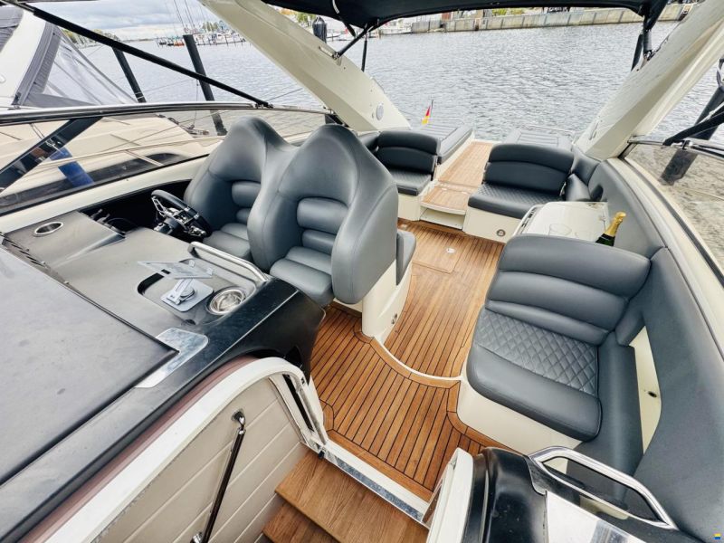 Sunseeker Superhawk 43 Motoryacht