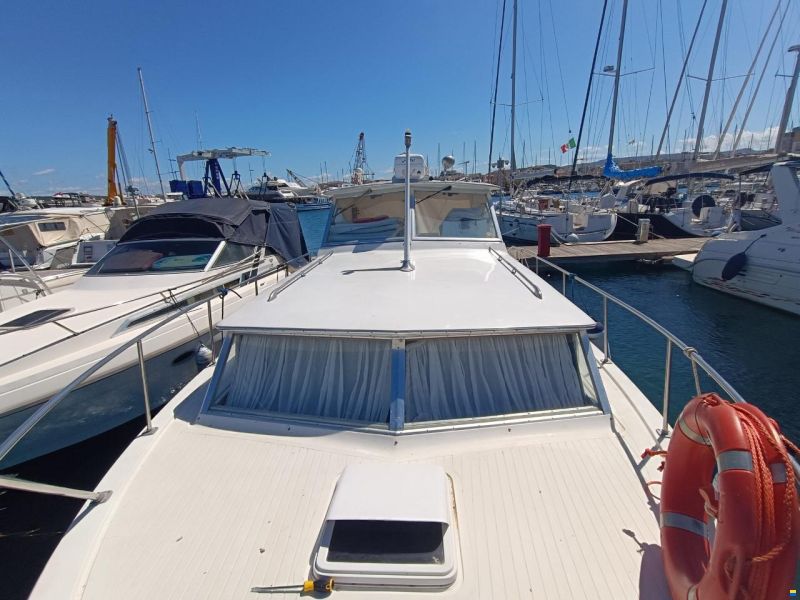 Chris Craft Commander 31