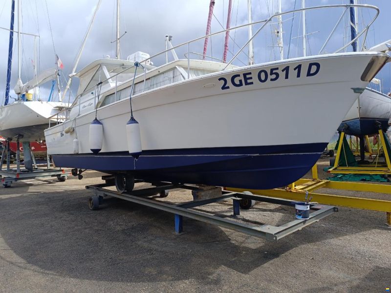 Chris Craft Commander 31