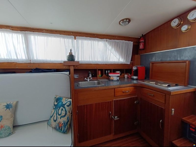 Chris Craft Commander 31
