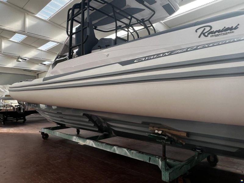 Ranieri Cayman 38 Excutive