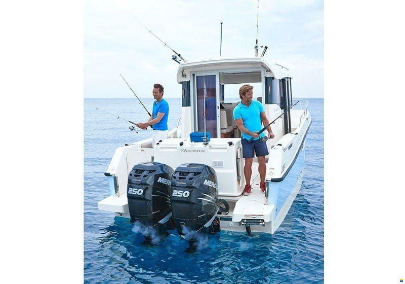 Quicksilver CAPTUR 905 PILOTHOUSE