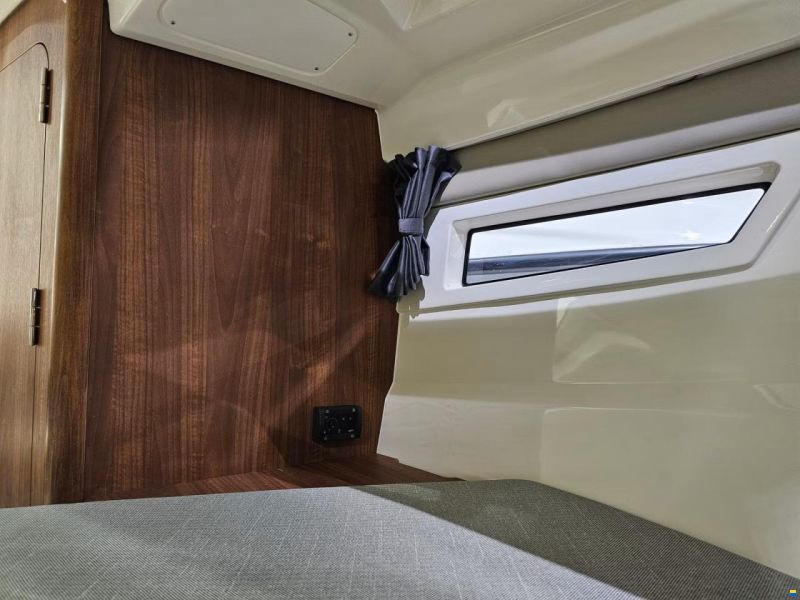 Uttern D77 Premium Exclusive DeLuxe Line