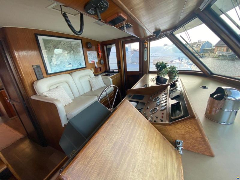 Hatteras 70 Fly ( Varend Woonschip )