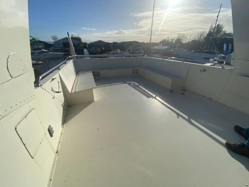 Hatteras 70 Fly ( Varend Woonschip )