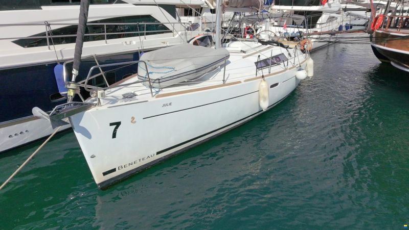 Beneteau Oceanis 37