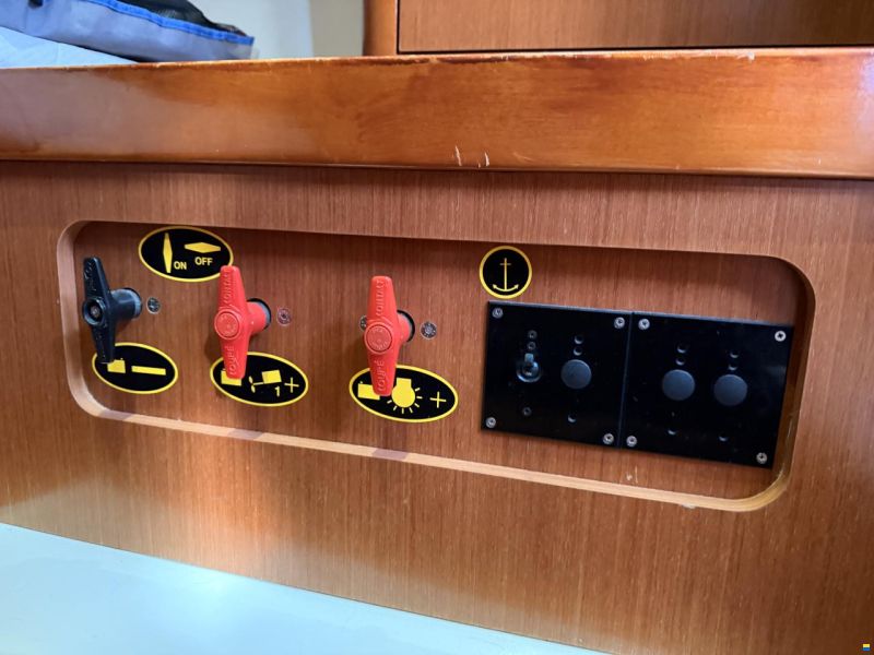 Beneteau Oceanis 37