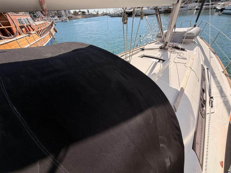 Beneteau Oceanis 37