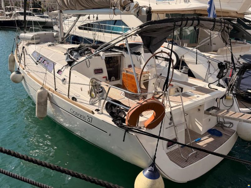 Beneteau Oceanis 37