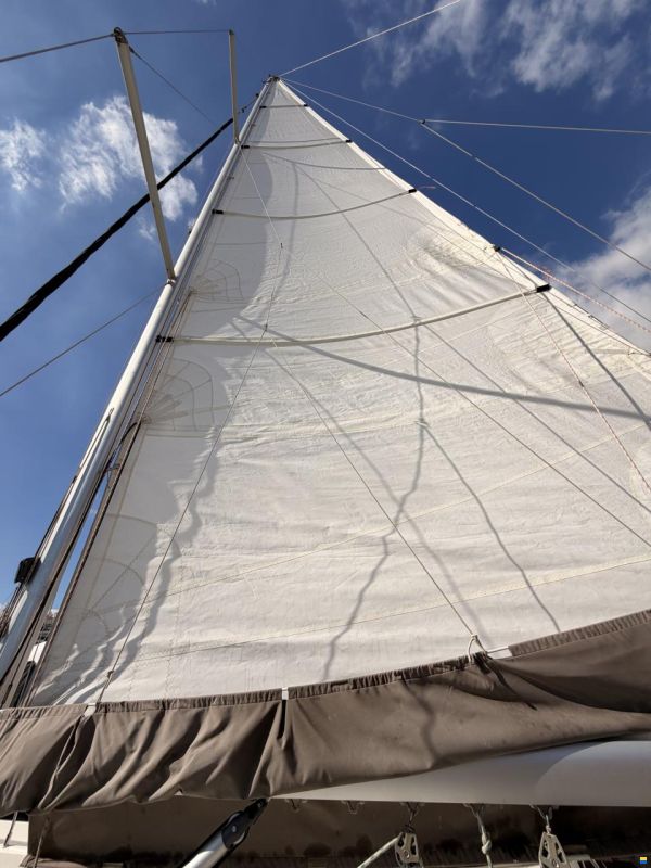 Beneteau Oceanis 37