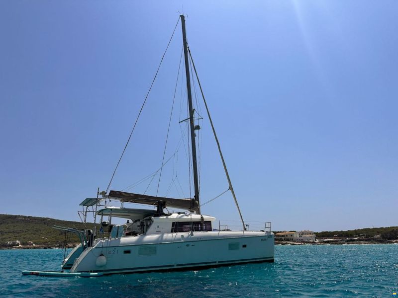 Lagoon 421