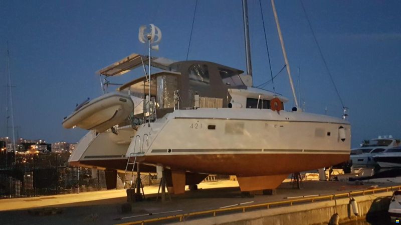 Lagoon 421