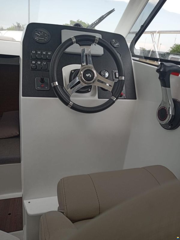 Beneteau Antares 8
