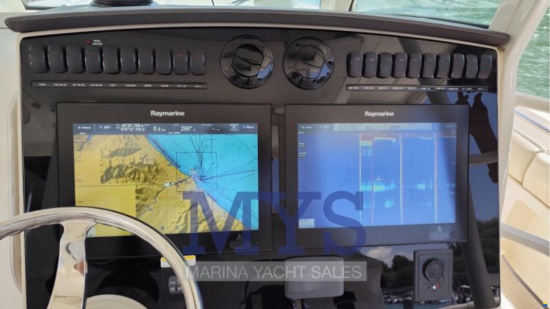 Boston Whaler 380 Outrage