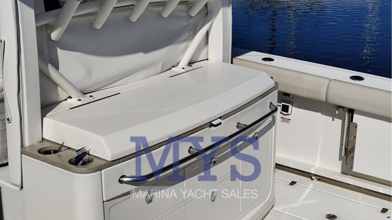 Boston Whaler 380 Outrage