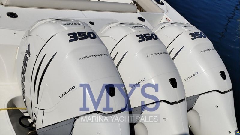 Boston Whaler 380 Outrage