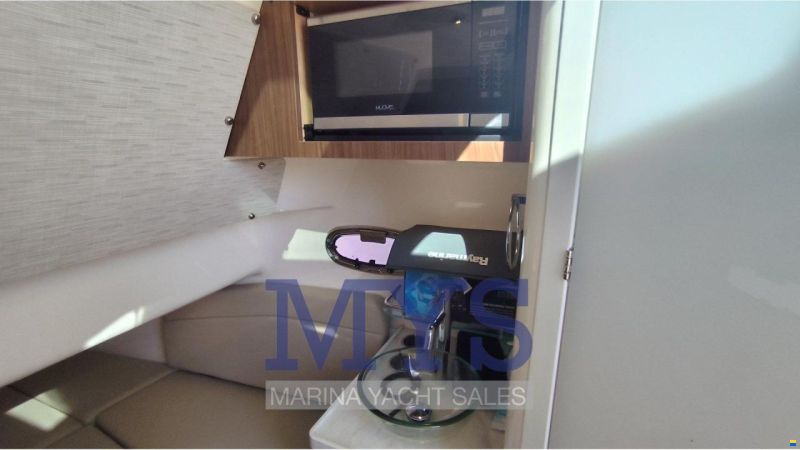 Boston Whaler 380 Outrage