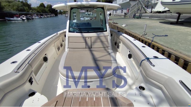 Boston Whaler 380 Outrage