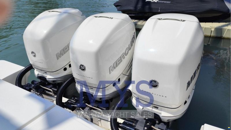 Boston Whaler 380 Outrage