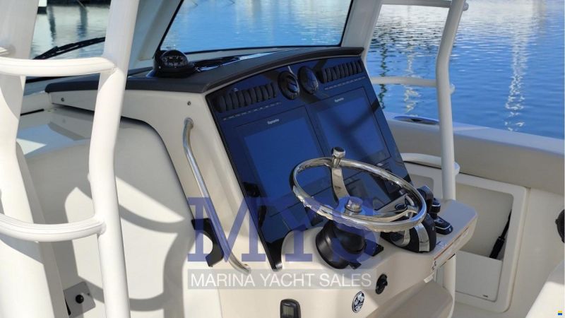Boston Whaler 380 Outrage