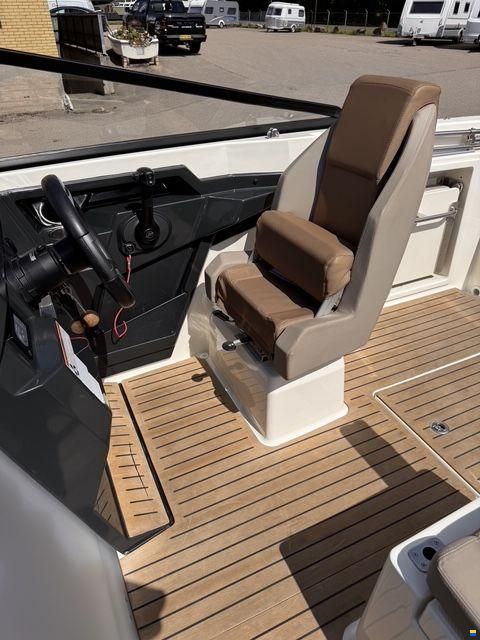 Quicksilver CR 675 mercury 150 HK Quick