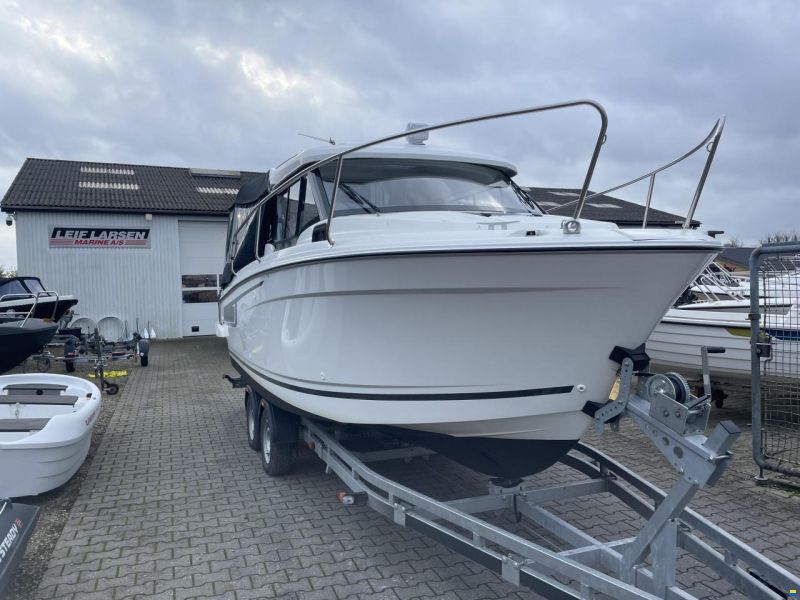 Jeanneau 695 Merry Fisher Serie2