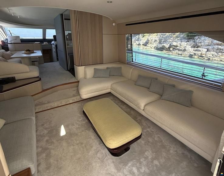 Azimut 68 FLY