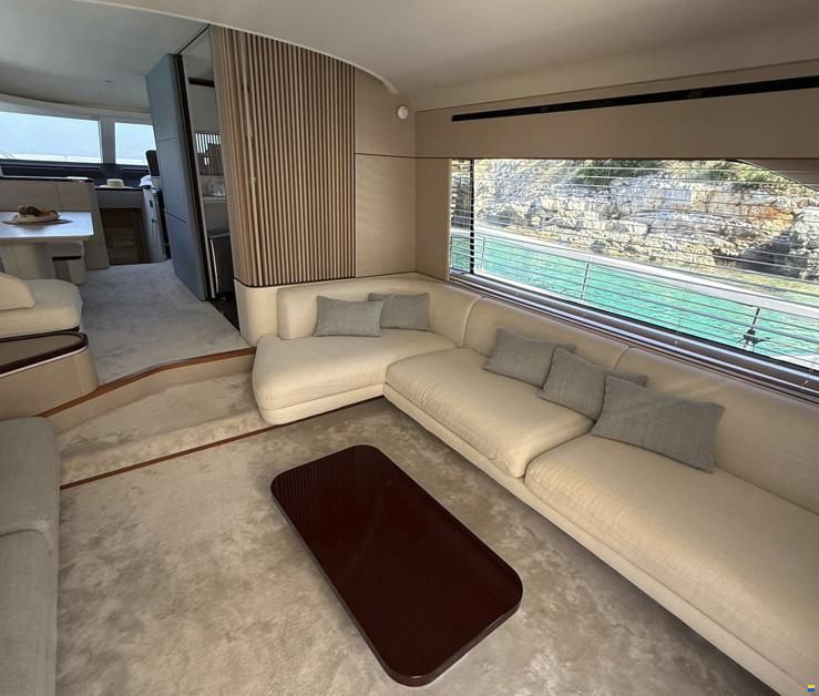 Azimut 68 FLY